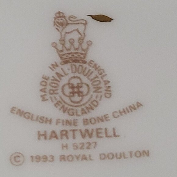 ROYAL DOULTON --HARTWELL -H 5227 -FOOTED CUP & SAUCER SET MINT CONDITION - Picture 2 of 10